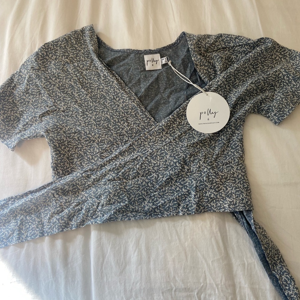Cute princess Polly wrap top. Super beachy and cute! New w tags